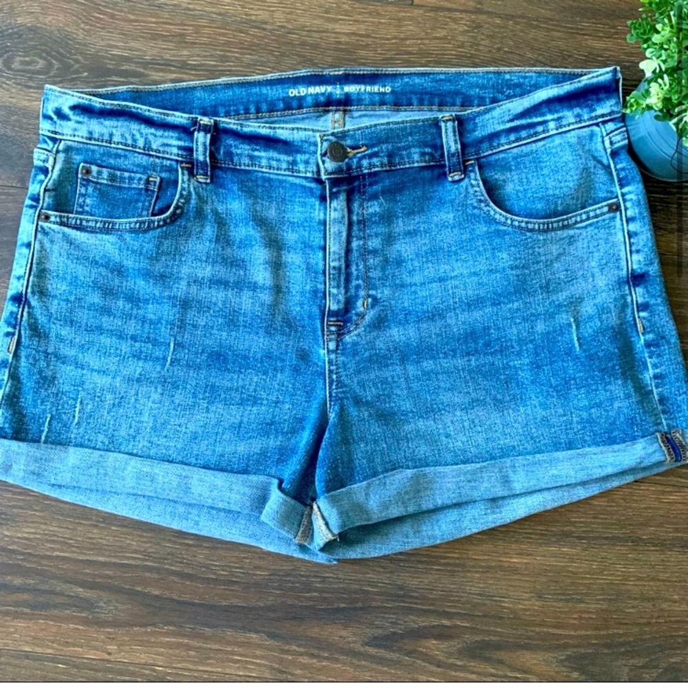 Old Navy Boyfriend High Rise Distressed Stretch Denim Shorts